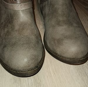 Super cute vintage low top boots